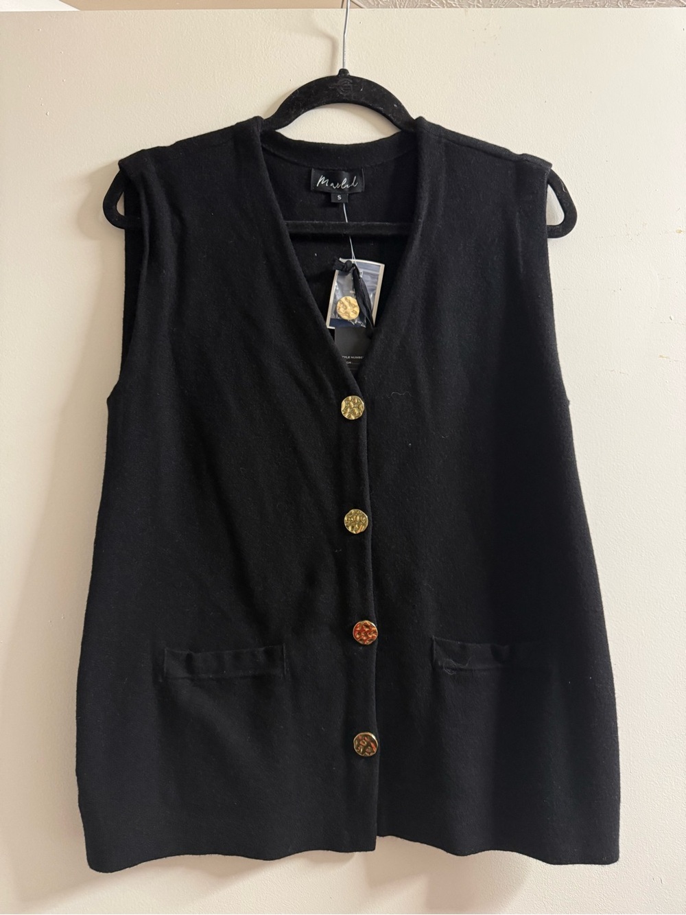 Black Sleeveless V-Neck Button Front Top